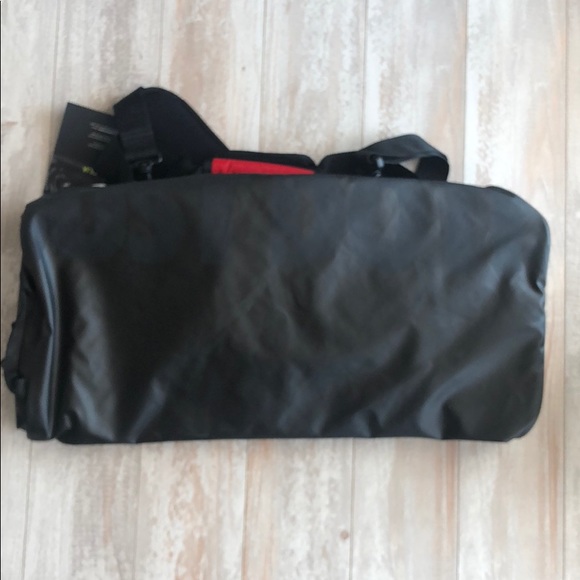 NWT Nike medium duffle bag - Picture 6 of 6